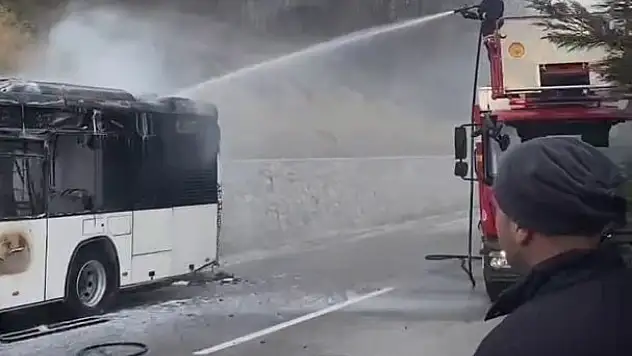Test sürüşündeki otobüs alev aldı