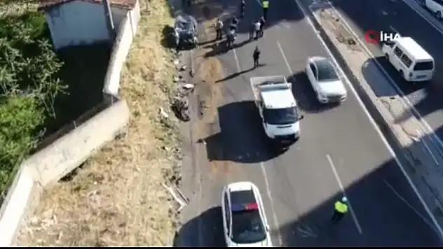 TIR 10 araca çarptı: 1 polis şehit oldu 2 kişi hayatını kaybetti!