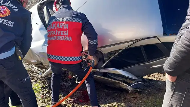 TIR ile otomobil çarpıştı: 1 kişi hayatını kaybetti
