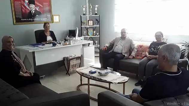 Topaloğlu, Akşehir'de okul ziyaretlerinde