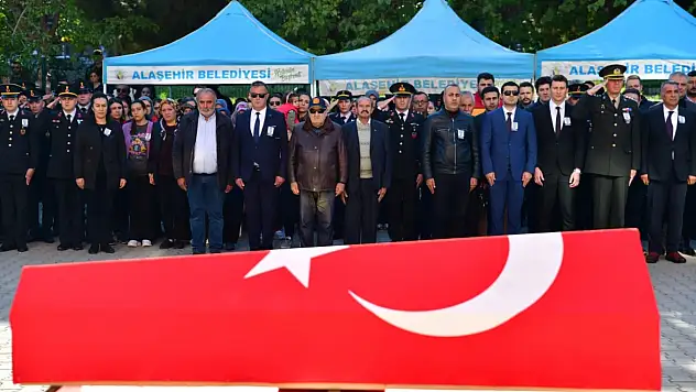 Trafik kazasında şehit olan polis memuru Ali Barut son yolculuğuna uğurlandı