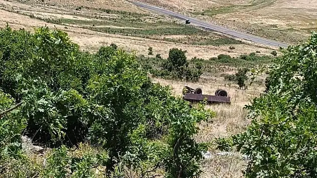 Traktörden ayrılan römork uçuruma yuvarlandı! 1 ölü, 23 yaralı