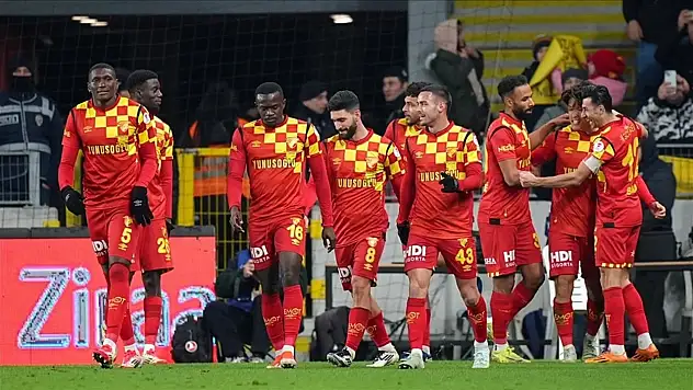 Transfer İddiası: Konyaspor, Göztepe'den ayrılan orta saha oyuncusunu kadrosuna katmak istiyor!