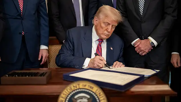 Trump imzaladı! Rusya ve İran'a yeni yaptırım hamlesi
