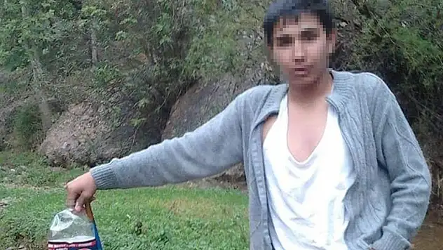 Tüfekle kendini yaralayan genç hastanede hayatını kaybetti