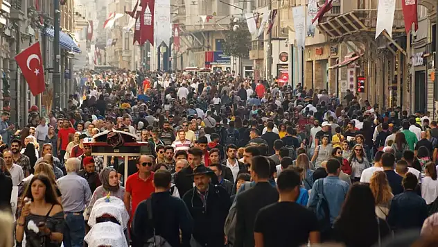 TÜİK verileri demografik dönüşümü gösterdi: Çocuk nüfusunda tarihi düşüş