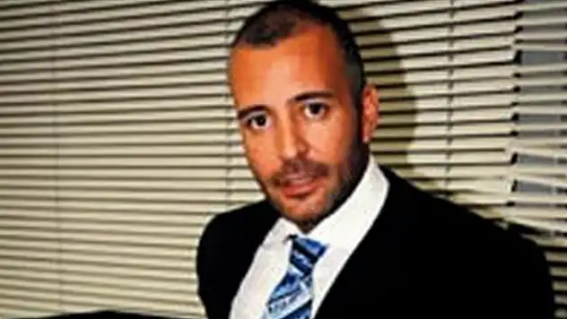 Tuncer Öztarhan kimdir? Tuncer Öztarhan kiminle evli? Eşi kimdir? Tuncer Öztarhan'ın kardeşleri kimler?