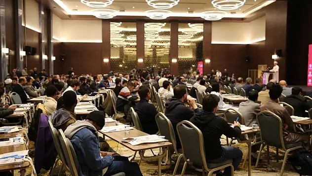 Turan: Vakfımızın en önemli misyonu kaliteli insan yetiştirmektir