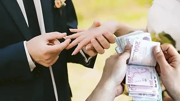 Türkiye'de hiç evlenmeyenlerin sayısı 19 milyonu aştı! Peki uzmanlar bu konu hakkında ne düşünüyor?