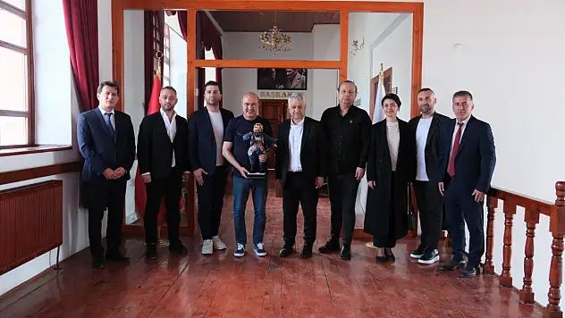 Türkiye Halk Oyunları Federasyonu'ndan başkan Köksal'a ziyaret