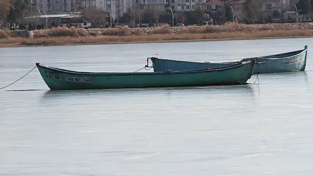 Türkiye'nin en büyüğü, Konya'nın dondurucu soğuklarında buz tuttu