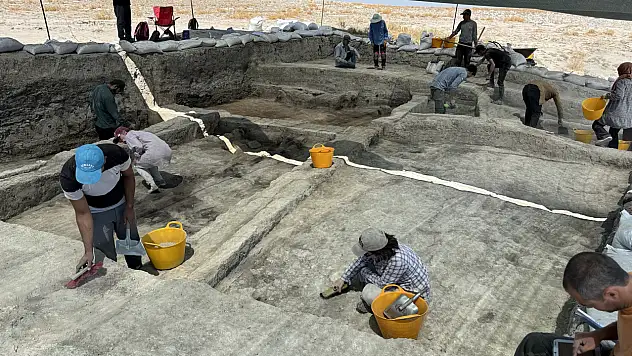 Türkmen Karahöyük kazısında yeni buluntular ortaya çıktı!
