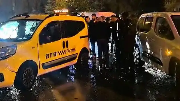 Üniversite kavşağında kaza: 8 araç birbirine girdi