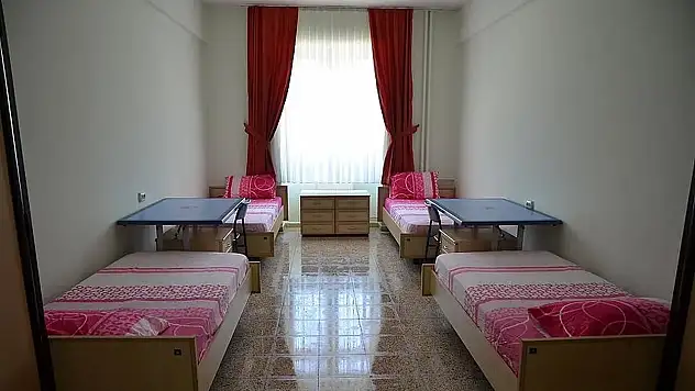 Üniversiteye gidecek olanlar dikkat! Evde kalabileceksiniz! Bakanlık harekete geçti...