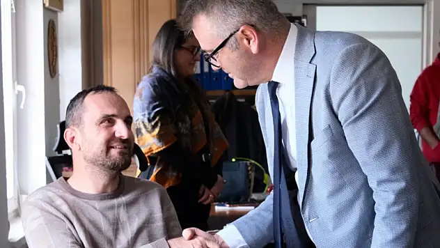 Ustaoğlu'ndan engelli çalışanlara 3 Aralık ziyareti!