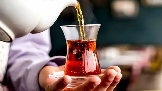 Uzmanlar eskimiş çaya karşı uyarıyor: '15 dakika sonra zehire dönüşüyor!'