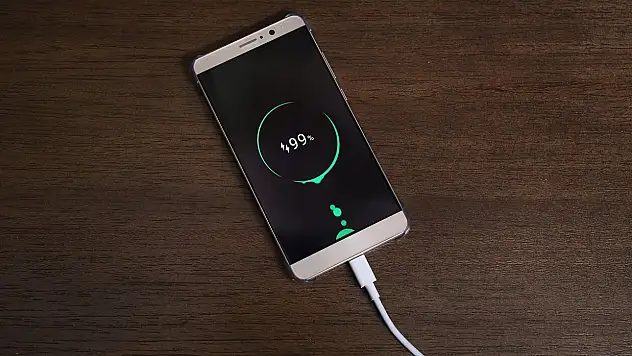 Uzmanlardan kritik uyarı: Yüzde yüz şarj, bataryanızı öldürebilir!