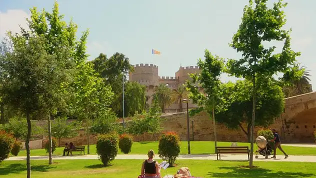 Valencia'nın İncisi: Turia Bahçeleri Rehberi