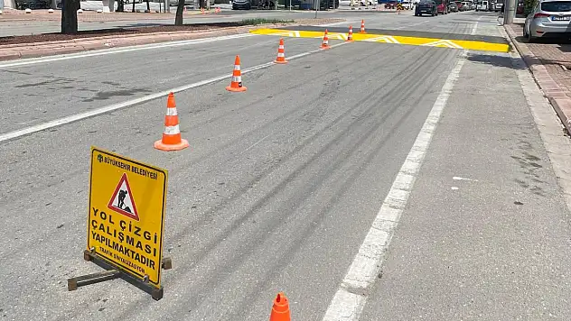 Vatandaşın sesi karşılık buldu: Konya'da o caddeye hız kesici set yapıldı