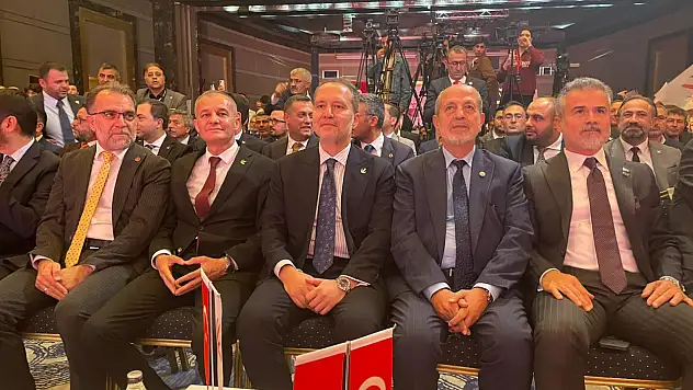 Vekil Yüksel, 'Cihat etmek, var gücümüzle çalışmaktır aziz kardeşlerim'