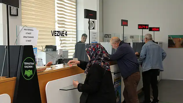 Vergi kuyruğuna son! Meram Belediyesi vezneleri aralıksız hizmette