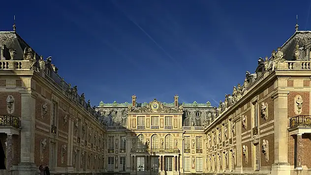 Versailles Sarayı: Tarihin ihtişamı ve büyüleyici güzellik