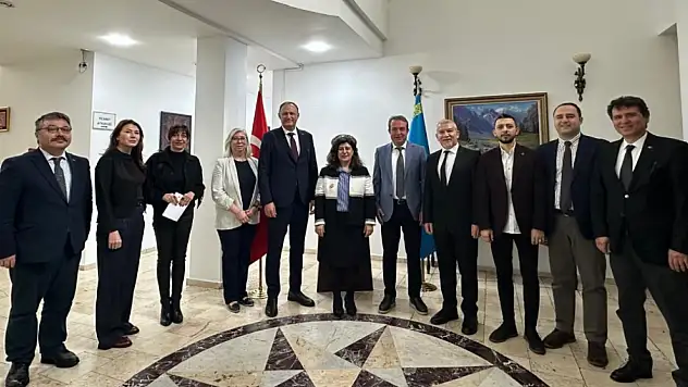 VİAD'dan Kazakistan'da kapsamlı iş birliği ve yatırım çıkarması