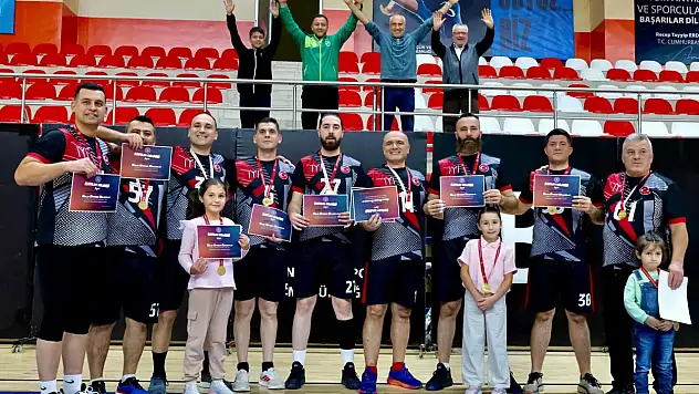 Voleybol şampiyonları belli oldu