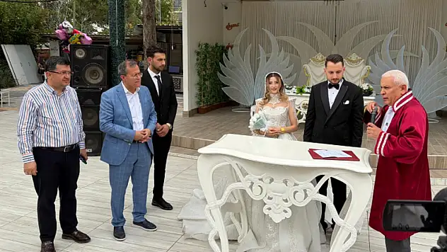 Vural ve Helvacı ailelerinin mutlu günü