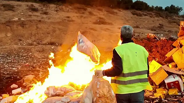 Yakalanmasalardı vatandaşa yedireceklerdi! Ateşe vererek imha edildiler