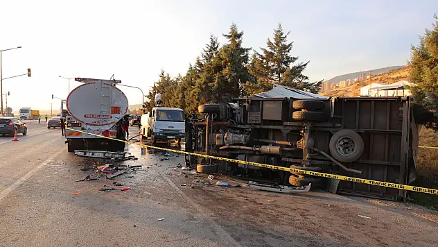 Yakıt tankeri ile kamyonet çarpıştı! Yasin Gürsoy hayatını kaybetti