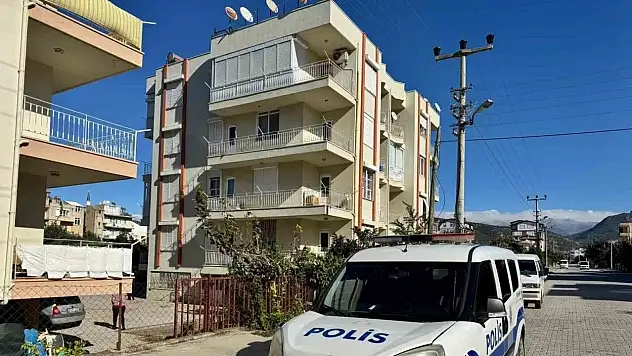 Yalnız yaşayan kişi evinde ölü bulundu