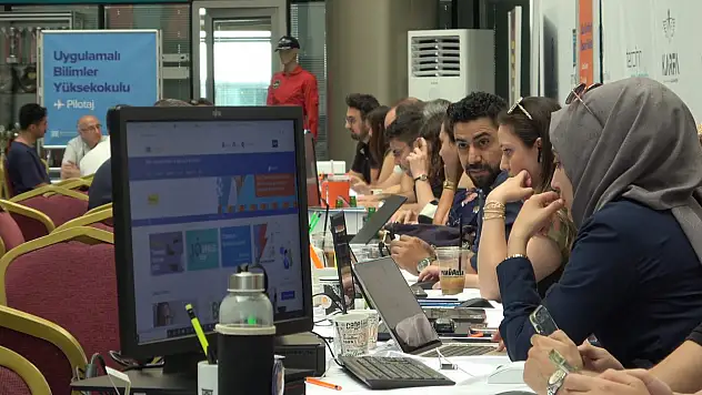 Yapay zeka meslekleri bitirecek mi? Uzman isim yorumladı!