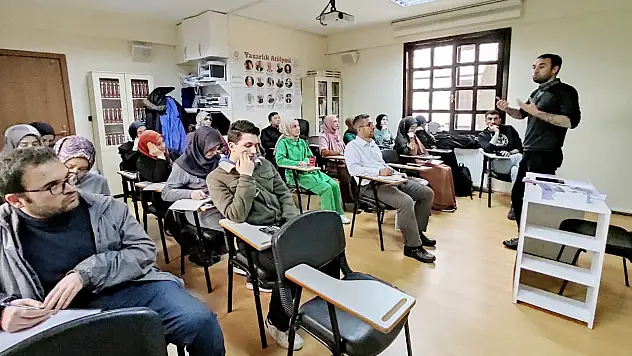 Yaramış TYB'de ders verdi