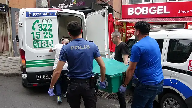 Yaşlı adam evinde ölü bulundu