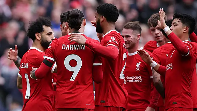 Yeni lider Liverpool!