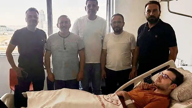 Yeni Medya Cemiyeti'nden Gazeteci Mustafa Tatlısu ve oğlu Emir'e ziyaret