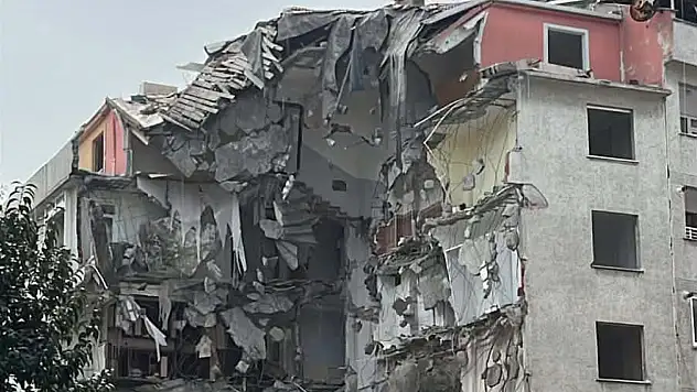 Yıkım sırasında kopan parça faciaya neden oldu: 6 yaşındaki çocuk öldü