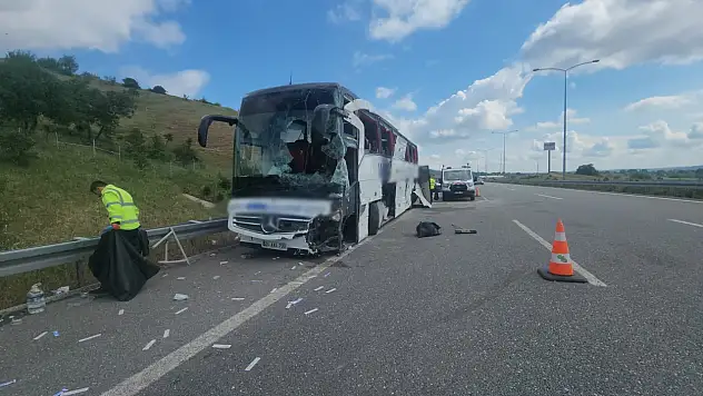 Yolcu otobüsü devrildi: Çok sayıda yaralı var