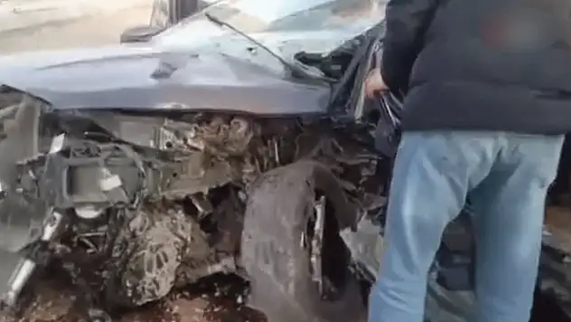 Yolun karşısına geçmek isterken canından oldu