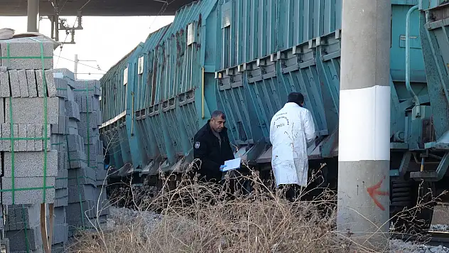 Yük treni 17 yaşındaki genci hayattan kopardı