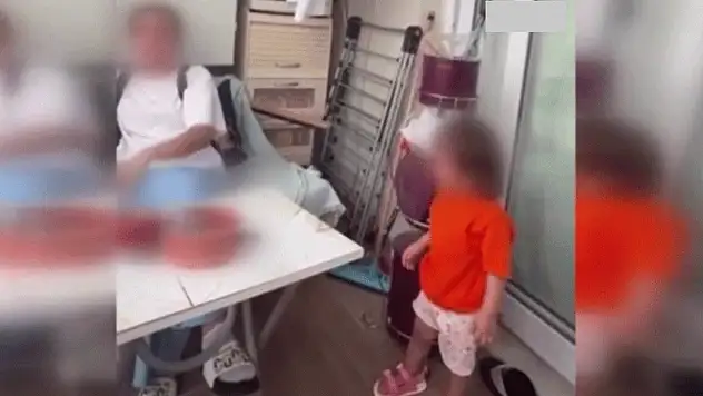 Yürek sızlatan görüntü! Eşine kızdı, çocuğuna 'Defol' dedi