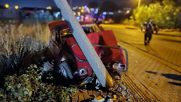 Yürek yakan kaza! Karşıya geçmek isteyen aileye otomobil çarptı