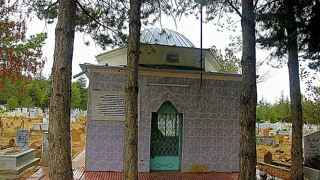 Zamanın ötesinde gizemli bir türbe: İkisi İstanbul'da, biri Konya'da!