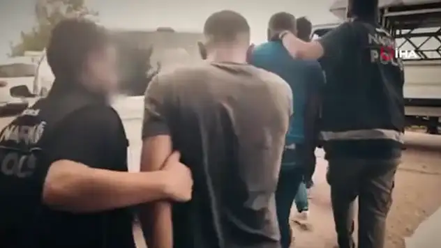 Zehir tacirlerine geçit yok: 8 kişi yakalandı!