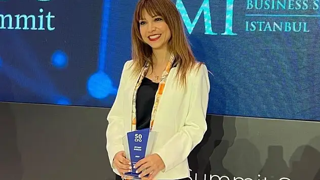 Zeynep Sarsan kimdir? Kaç yaşında? Zeynep Sarsan'ın Vestel'deki görevi nedir? Assan'daki görevi neydi?