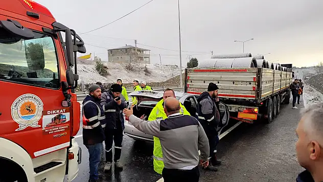Zincirleme değil seri facia: Kazadan sağ çıkan aileye yol kenarında midibüs çarptı