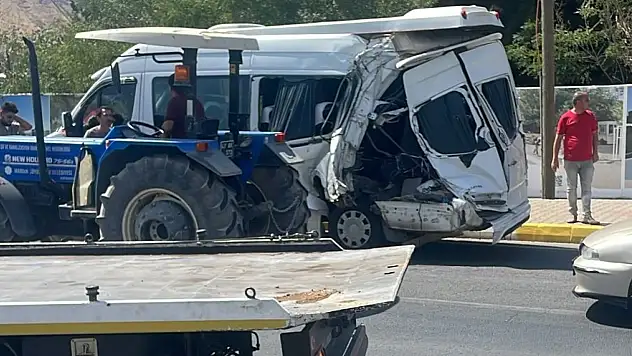 Zincirleme trafik kazası: 3 kişi yaralandı