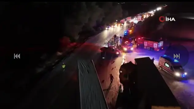 Zincirleme trafik kazasında facia: Bir ölü 2 yaralı!