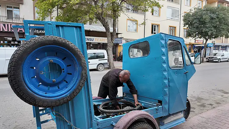 Konya’da arızalanan dükkanına koşuyor! 30 yıllık usta 'ekmek teknelerini' yaşatıyor